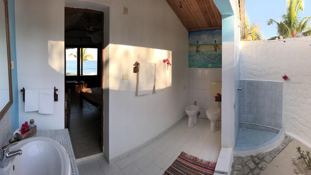 Laguna Blu - Resort Madagascar Andavadoaka Room photo